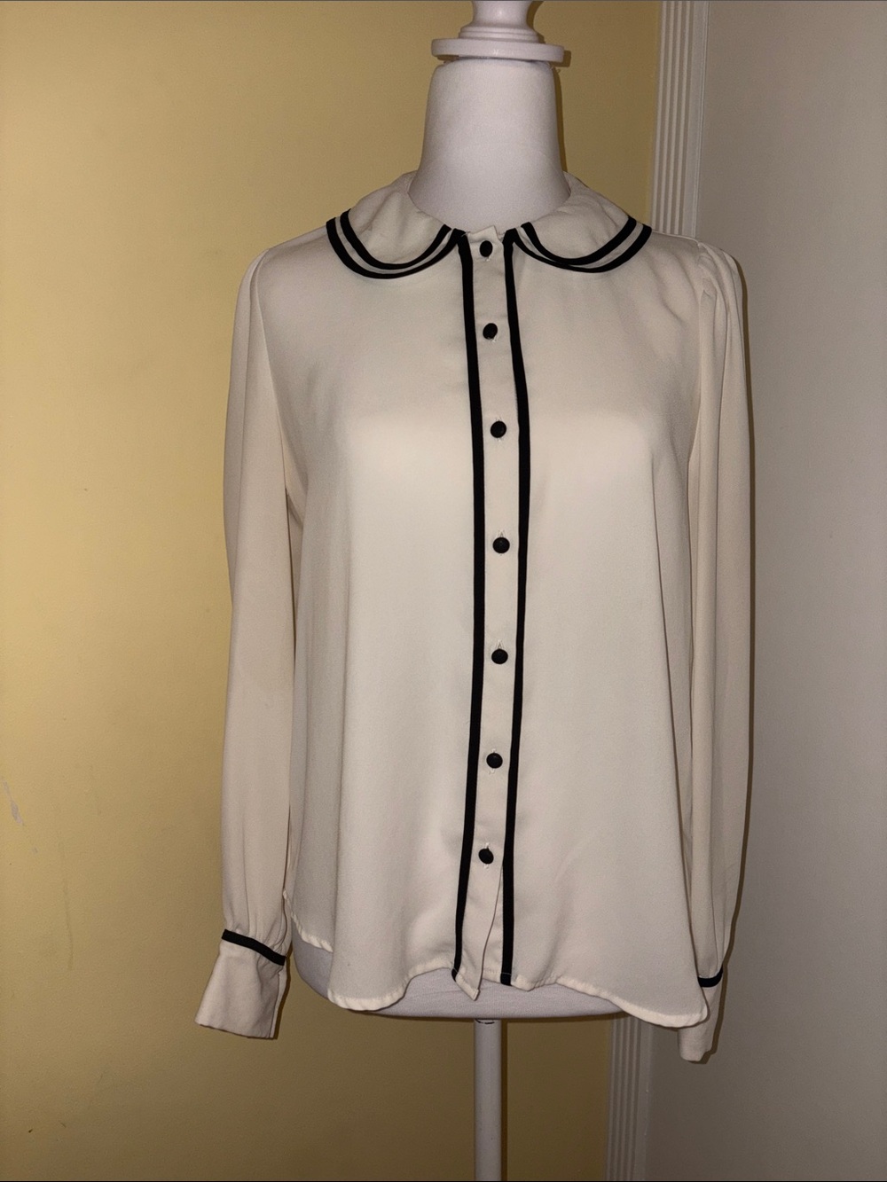 Forever 21 Cream Button-Down Blouse with Black Trim M